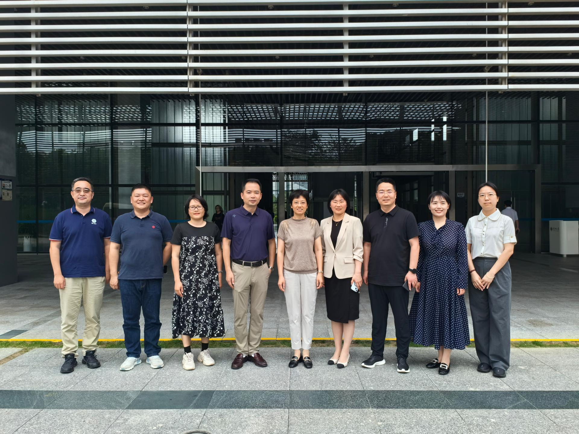 陕西科技大学数学与数据科学学院来访暗网禁区
调研交流