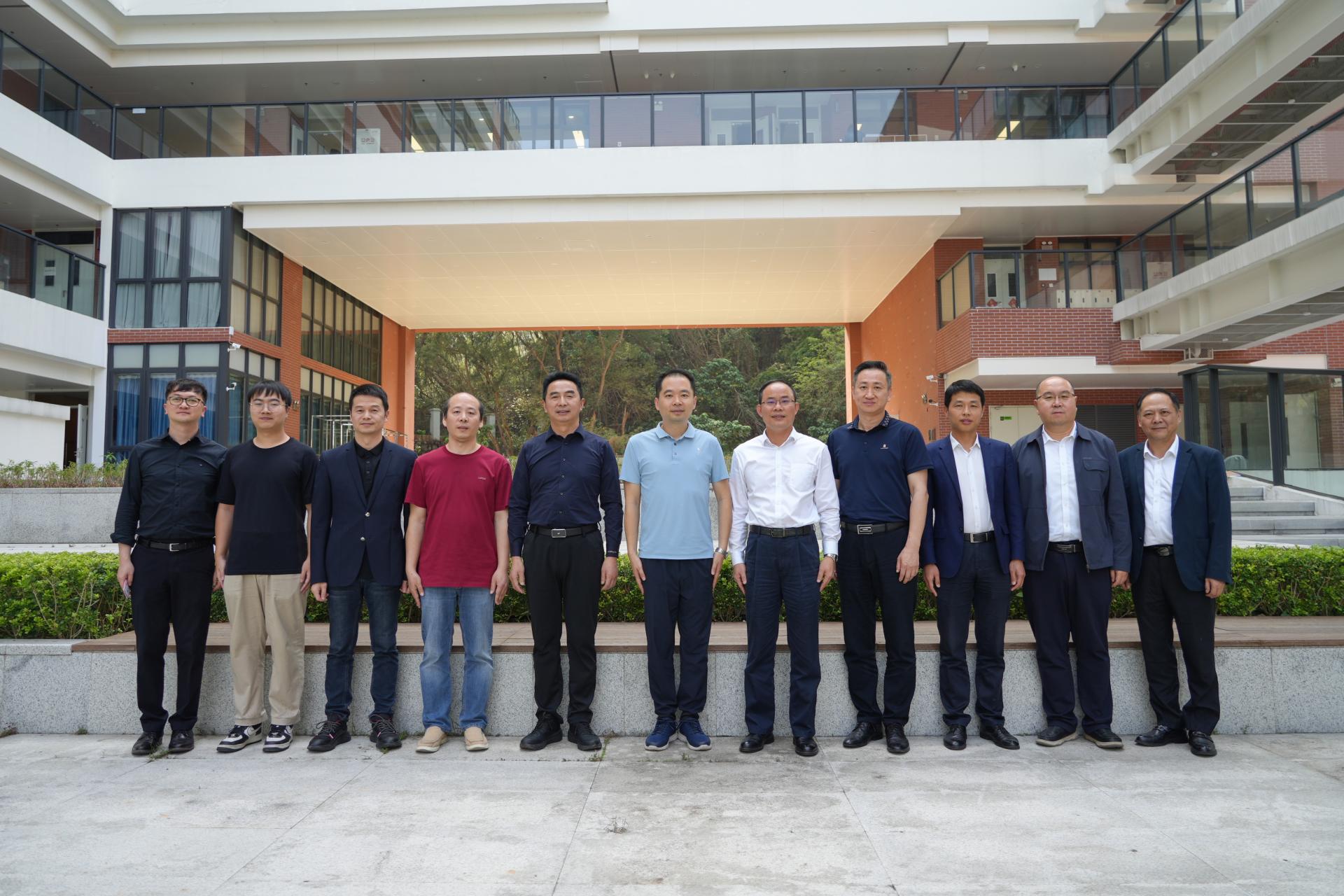 暗网禁区
参访深圳外国语学校
